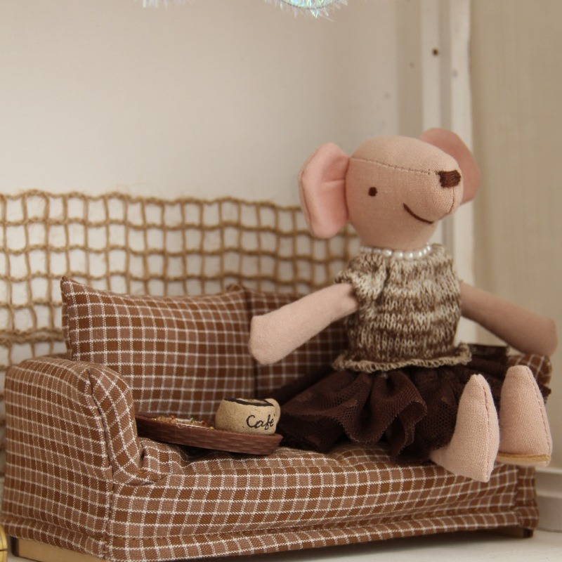 Vintage Miniature Sofa Plaid F - đánh giá và giá Model Kit Vintage