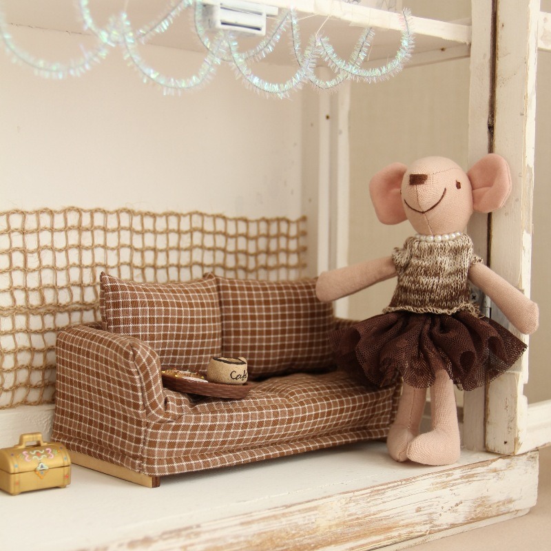 Vintage Miniature Sofa Plaid F - đánh giá và giá Model Kit Vintage